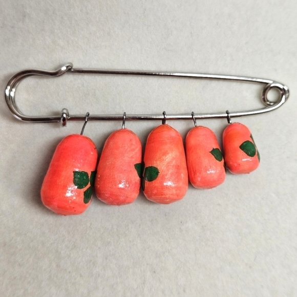 VINTAGE Matryoshka Russian Pink Nesting Dolls Hand Painted Brooch Pin - Picture 4 of 6